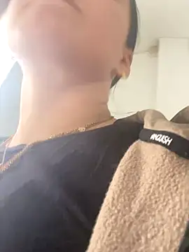 Luccreccia  online show from October 2025 10:06:01 AM