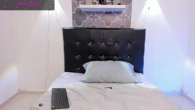 katybabyg online show from December 2025 12:44:02 PM