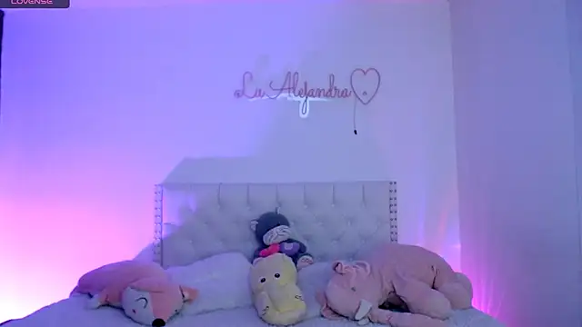 alee lenoxx online show from November 2025 08:03:02 AM