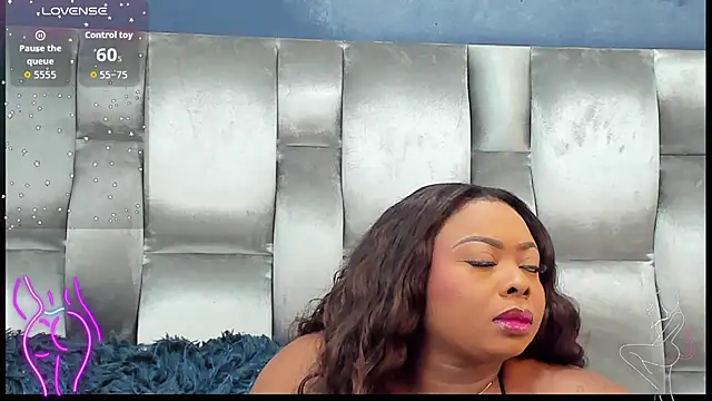 Snapshot of CamilaBenitez chatting on September 2025 08:54:01 PM CamilaBenitez online show from September 2025 08:54:01 PM