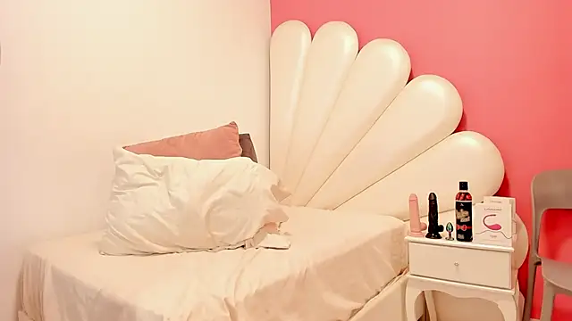 Vicky Freedom online show from February 2025 02:55:02 PM