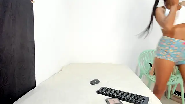 Vicky Freedom online show from April 2026 05:52:01 AM