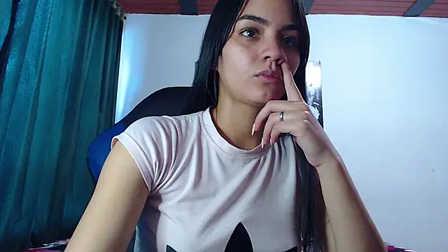 Ariel Zeo1 online show from February 2025 07:10:01 PM