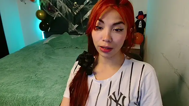 Snapshot of Aylinn_diaz chatting on October 2025 01:45:01 PM Aylinn diaz online show from October 2025 01:45:01 PM