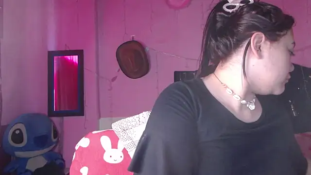 Snapshot of NikkiRous_ chatting on November 2025 01:10:02 PM NikkiRous online show from November 2025 01:10:02 PM