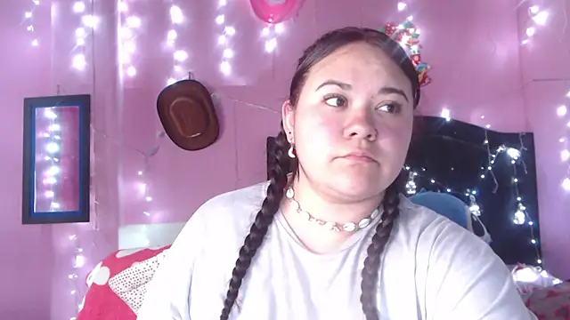 Snapshot of NikkiRous_ chatting on November 2025 12:43:01 AM NikkiRous online show from November 2025 12:43:01 AM