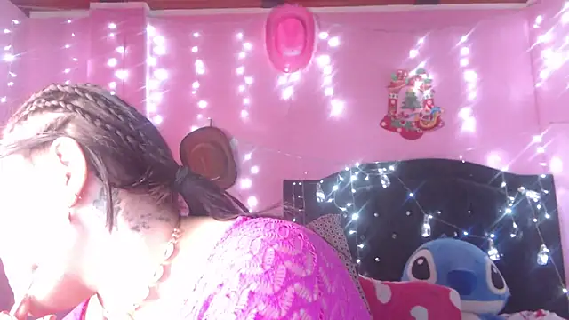 Snapshot of NikkiRous_ chatting on November 2025 02:38:02 PM NikkiRous online show from November 2025 02:38:02 PM