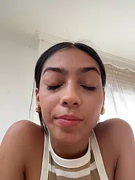 Snapshot of Ema_azel chatting on March 2025 08:29:02 PM Ema azel online show from March 2025 08:29:02 PM