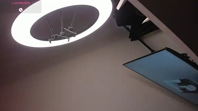 evaevanscute online show from September 2025 10:48:02 PM