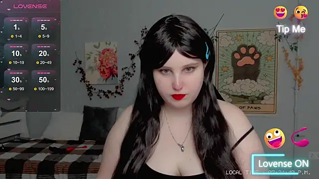 Snapshot of Crystal_Chris chatting on September 2025 04:18:01 PM Crystal Chris online show from September 2025 04:18:01 PM