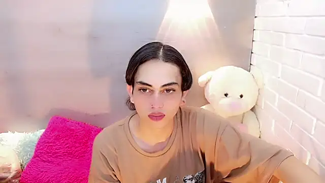 Daniela Pink  online show from October 2025 07:34:01 PM