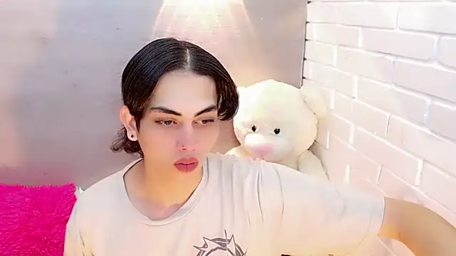 Daniela Pink  online show from October 2025 07:57:02 PM