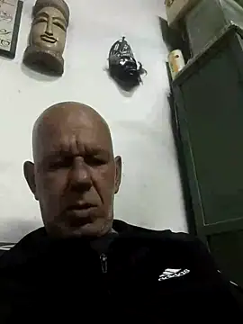 FabiQuilmes online show from September 2025 07:37:01 PM