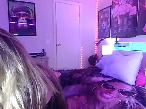 Snapshot of SarahStarr2020 chatting on December 2024 06:44:01 AM SarahStarr2020 online show from December 2024 06:44:01 AM