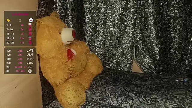 shuhana  online show from February 2025 02:39:02 AM