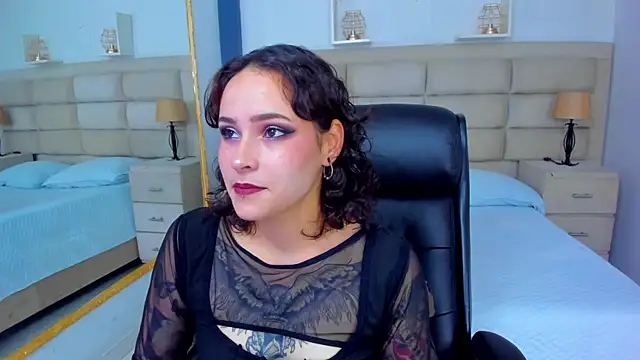 AnnyThompson  online show from October 2025 09:08:02 PM