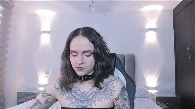 AnnyThompson  online show from January 2026 10:14:02 PM