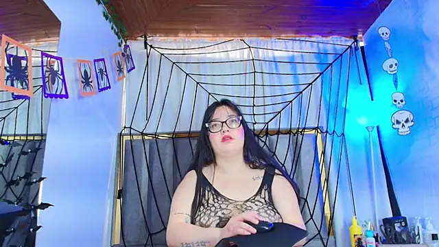 Snapshot of Zoe_Curvy chatting on October 2025 12:34:02 PM Zoe Curvy online show from October 2025 12:34:02 PM