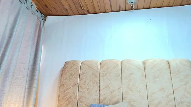 Snapshot of Zoe_Curvy chatting on November 2025 12:39:02 PM Zoe Curvy online show from November 2025 12:39:02 PM