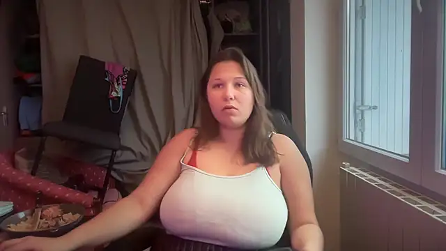 Snapshot of minette-sexy chatting on November 2025 03:35:01 PM minette-sexy online show from November 2025 03:35:01 PM