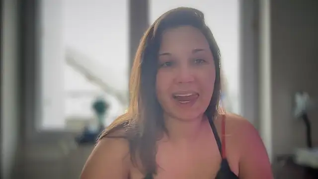 Snapshot of minette-sexy chatting on December 2025 12:43:01 PM minette-sexy online show from December 2025 12:43:01 PM