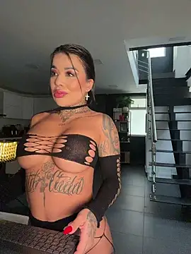 Snapshot of milaivanova chatting on May 2026 10:18:02 PM milaivanova online show from May 2026 10:18:02 PM