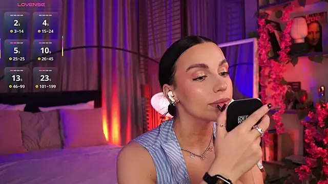 LunaNight online show from October 2025 08:26:01 PM