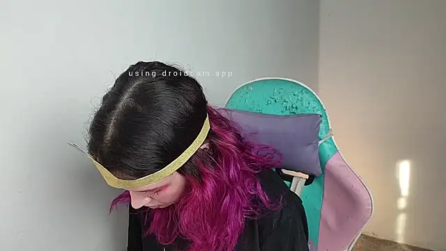 Snapshot of WandaDoll chatting on November 2025 12:05:02 PM WandaDoll online show from November 2025 12:05:02 PM