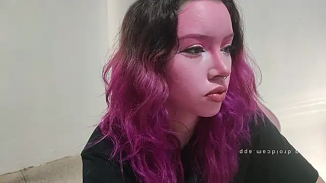 Snapshot of WandaDoll chatting on November 2025 12:08:02 PM WandaDoll online show from November 2025 12:08:02 PM