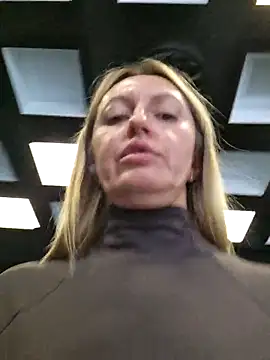 Snapshot of Miss____Mia_ chatting on December 2025 10:13:01 AM Miss Mia online show from December 2025 10:13:01 AM