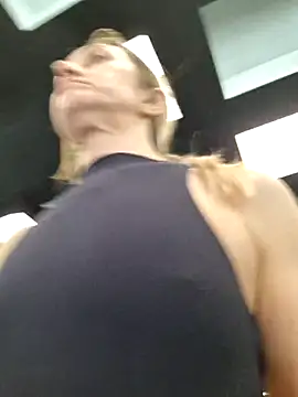 Miss    Mia  online show from February 2026 11:06:02 AM