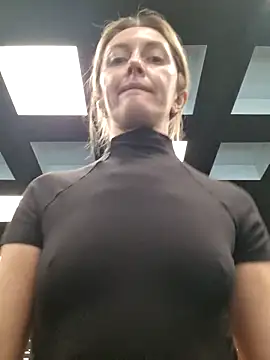 Miss    Mia  online show from March 2026 11:25:02 AM