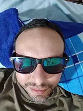 Snapshot of ElSunEagle chatting on July 2026 05:25:01 AM ElSunEagle online show from July 2026 05:25:01 AM