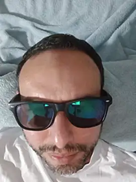 Snapshot of ElSunEagle chatting on July 2026 04:05:01 AM ElSunEagle online show from July 2026 04:05:01 AM