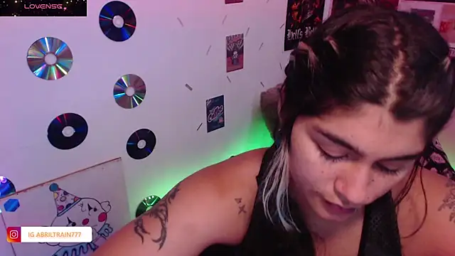 Snapshot of abril666 chatting on November 2025 05:44:01 PM abril666 online show from November 2025 05:44:01 PM