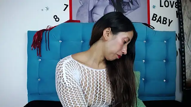 sweet skylove  online show from December 2025 04:48:01 PM