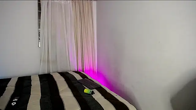 Snapshot of Pinkandyellowpokemon chatting on February 2025 11:19:02 PM Pinkandyellowpokemon online show from February 2025 11:19:02 PM