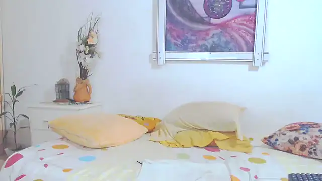 Snapshot of SoniaGresson chatting on October 2025 10:25:02 PM SoniaGresson online show from October 2025 10:25:02 PM