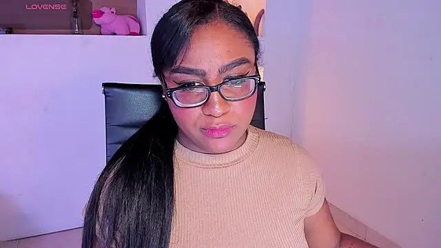 Snapshot of BlakmillerrGilson chatting on January 2025 07:53:02 PM BlakmillerrGilson online show from January 2025 07:53:02 PM