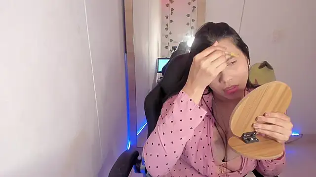 Snapshot of hellensexy chatting on January 2025 10:02:01 PM hellensexy online show from January 2025 10:02:01 PM