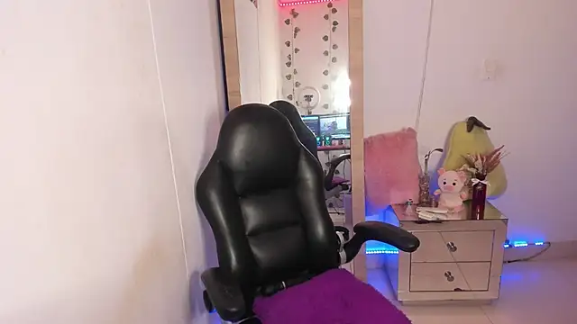 Snapshot of hellensexy chatting on March 2025 12:00:02 AM hellensexy online show from March 2025 12:00:02 AM