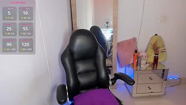 Snapshot of hellensexy chatting on December 2025 09:53:02 PM hellensexy online show from December 2025 09:53:02 PM