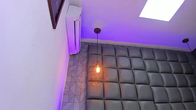 megan woll online show from January 2026 08:34:01 PM