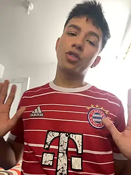 Leonarrrd 01 online show from December 2024 04:52:01 PM