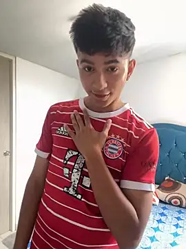 Leonarrrd 01 online show from February 2025 05:53:02 PM