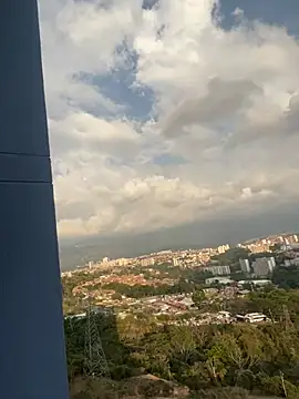 Leonarrrd 01 online show from February 2025 10:19:01 PM