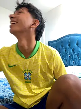 Leonarrrd 01 online show from October 2025 07:35:02 PM