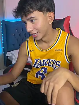 Leonarrrd 01 online show from December 2025 11:10:01 PM