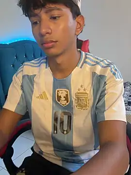 Leonarrrd 01 online show from February 2026 10:48:01 PM