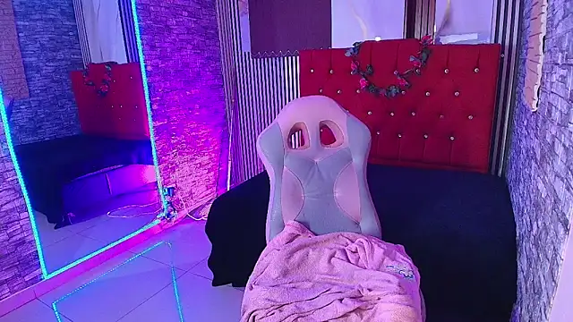 miahernadez303av online show from November 2025 03:41:01 AM